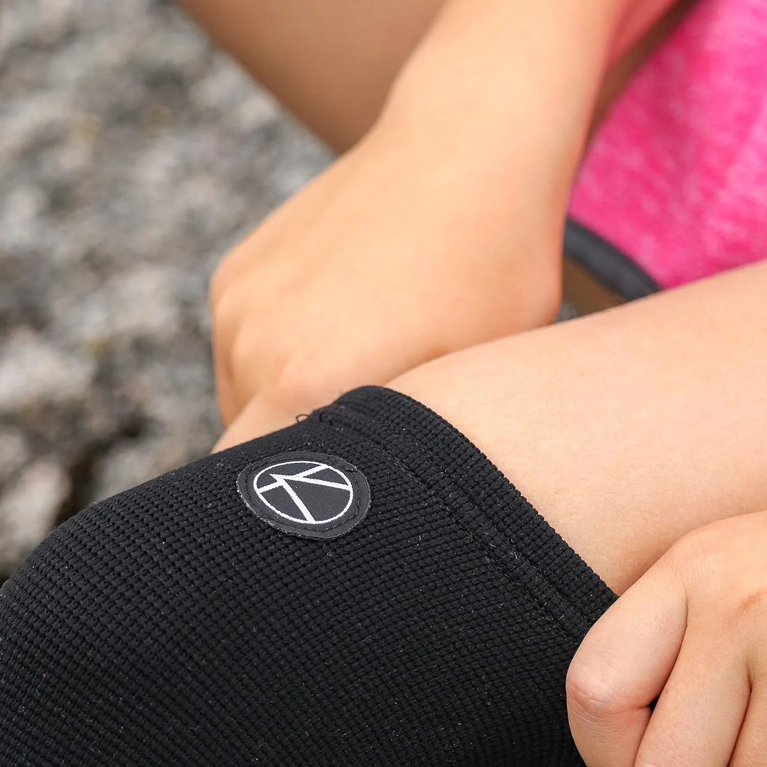 KARM Kids Knee Brace Sleeve - Youth Knee Compression Sleeve for Kids, Child - Support for Pain, Sports, Football, Basketball, Gymnastics, Recovery, Boys & Girls (Black)